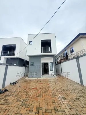 4bdrm Duplex in Akinwunmi Estate, Magodo Isheri for sale