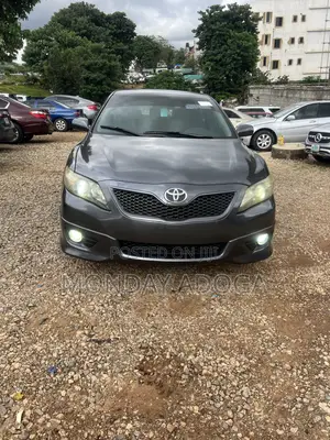 Toyota Camry SE 4dr Sedan (2.5L 4cyl 6AM) 2010 Gray