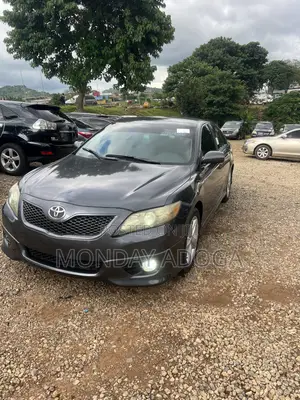Toyota Camry SE 4dr Sedan (2.5L 4cyl 6AM) 2010 Gray