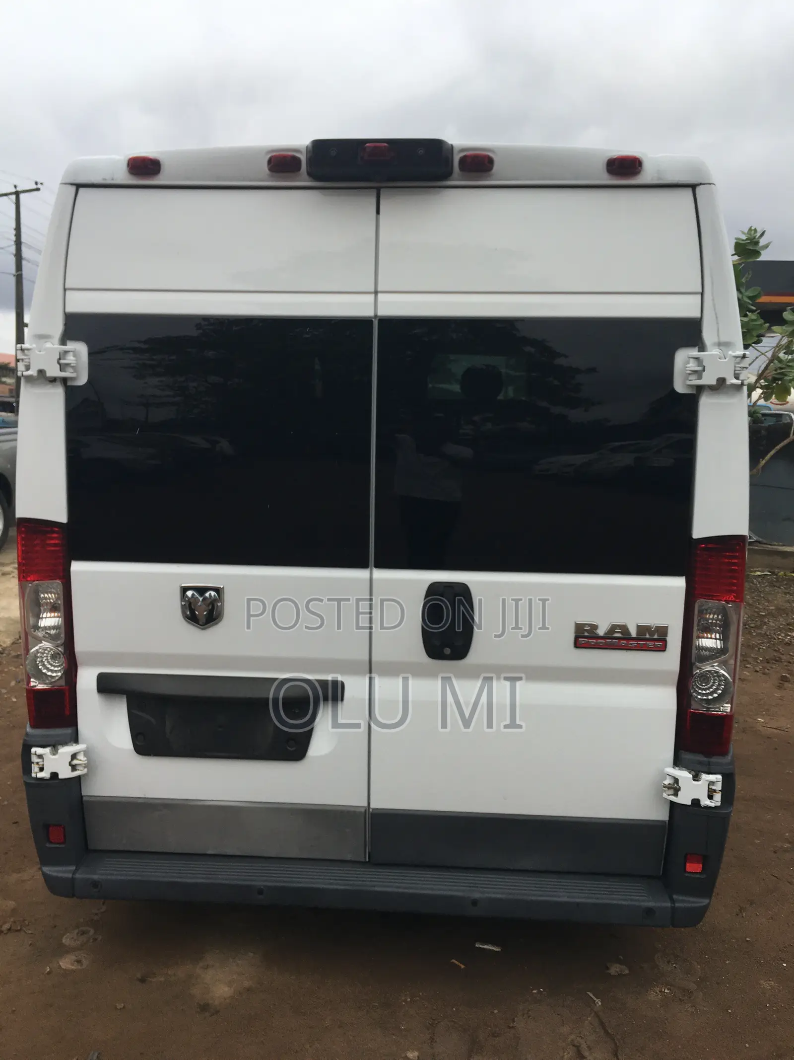 Dodge B2000 2015 White