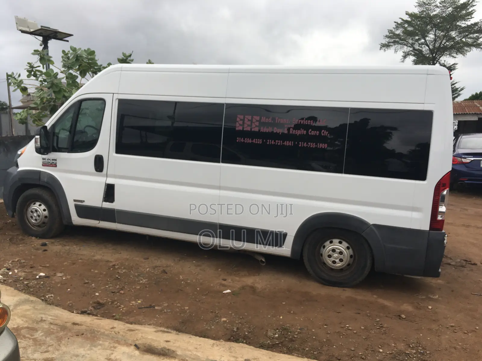 Dodge B2000 2015 White