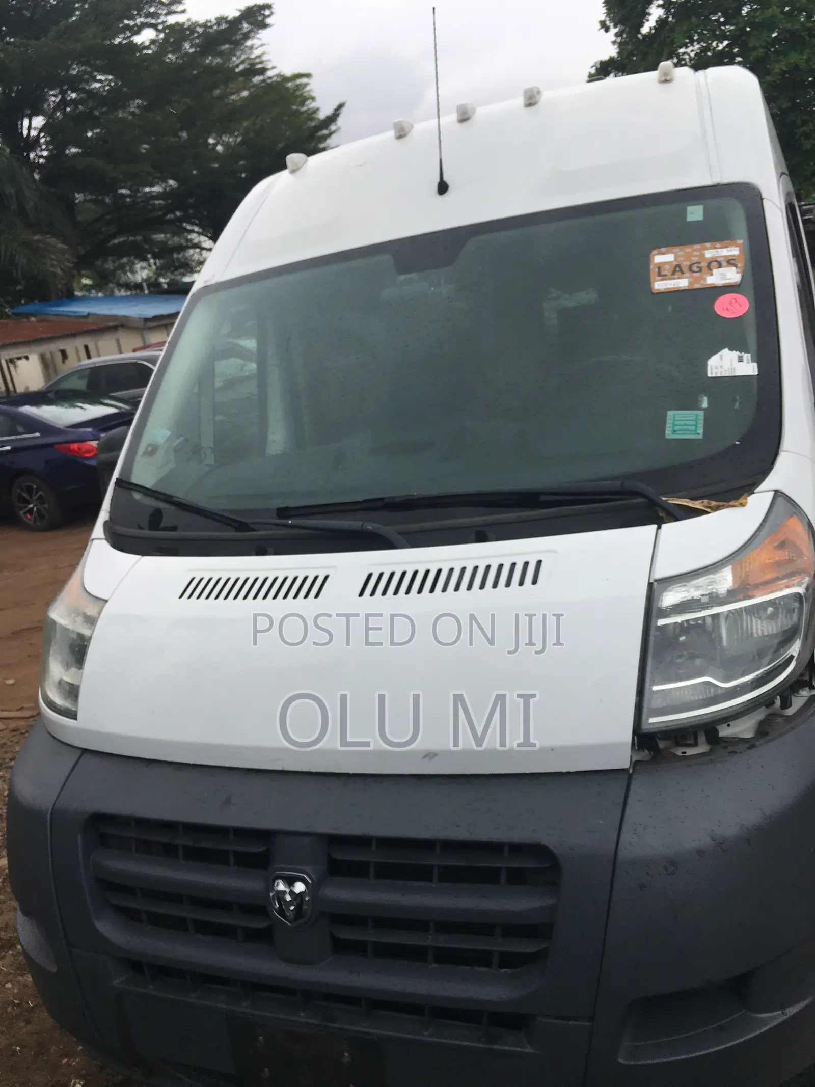 Dodge B2000 2015 White