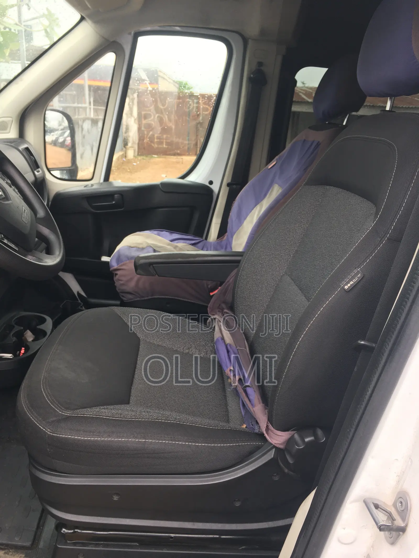 Dodge B2000 2015 White