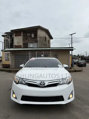 Toyota Camry XLE V6 4dr Sedan (3.5L 6cyl 6A) 2012 White