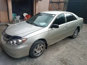 Toyota Camry LE 4dr Sedan (2.4L 4cyl 5M) 2003 Silver