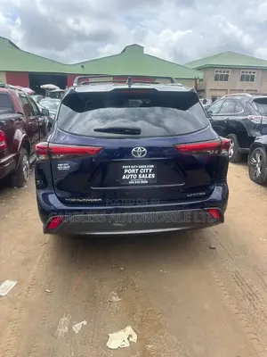 Toyota Highlander Limited 2021 Blue