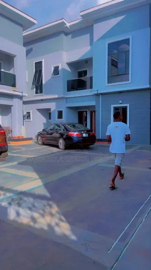 2bdrm Block of Flats in Olusoji Close, Oluyole Estate for rent