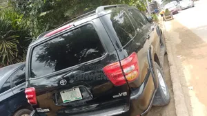 Toyota Sequoia 2004 Black