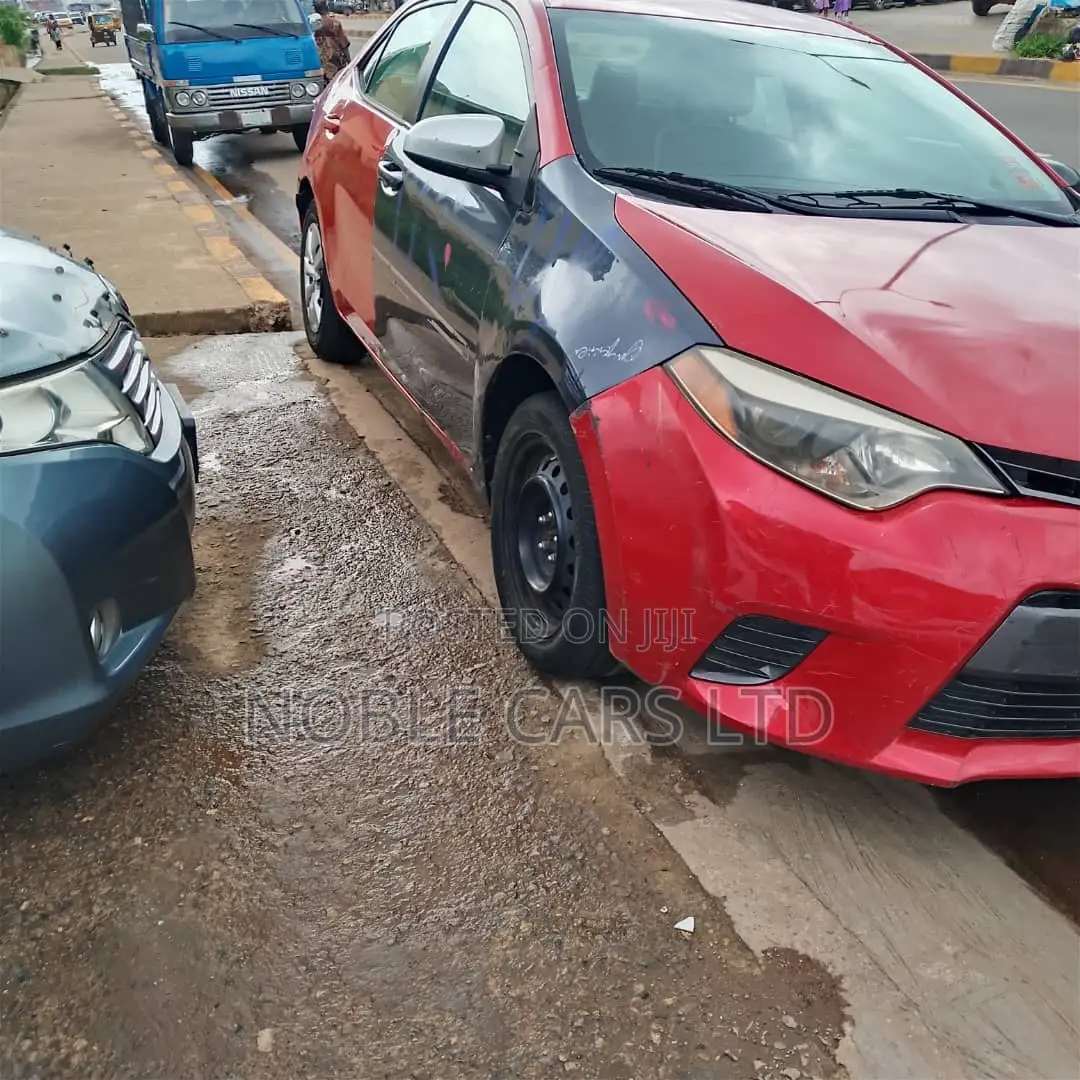 Toyota Corolla 2015 Red