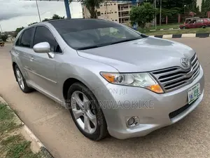 Toyota Venza AWD 2010 Silver