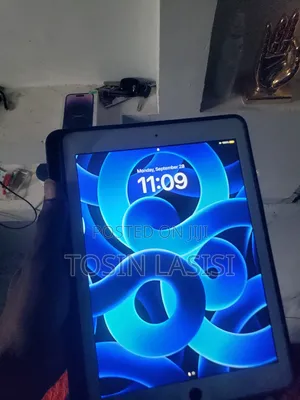Apple iPad 5 (2022) 32 GB White