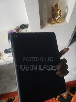 Apple iPad 5 (2022) 32 GB White