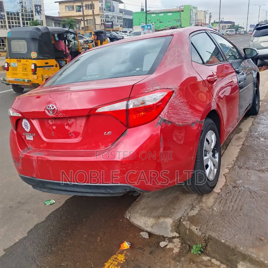 Toyota Corolla 2015 Red