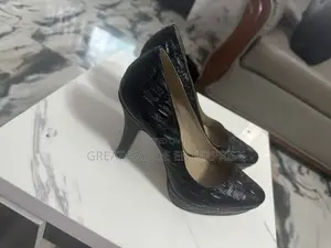 Black Textured Pointed-Toe Court Heels/ Size 36.5