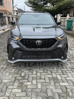 Toyota Highlander XSE 2021 Gray