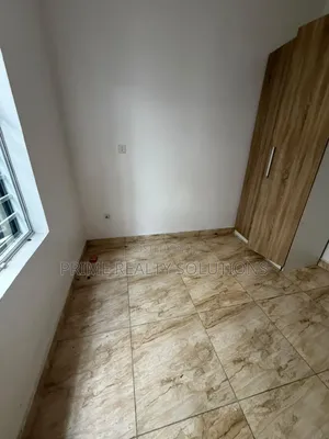Mini Flat in Dpk Estate, Orchid, for rent