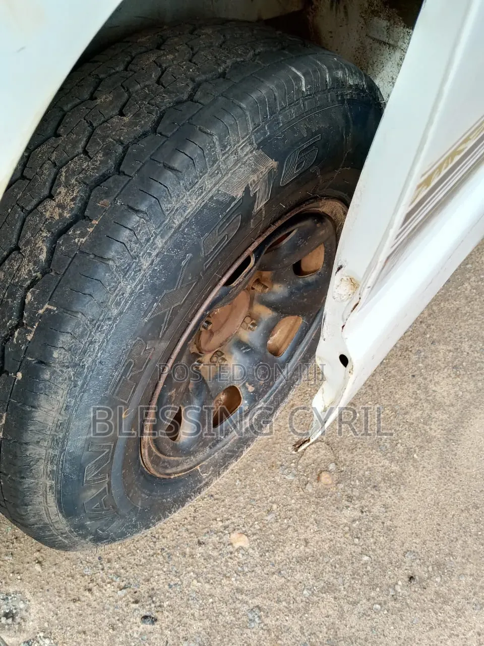 Toyota HiAce 2013 White