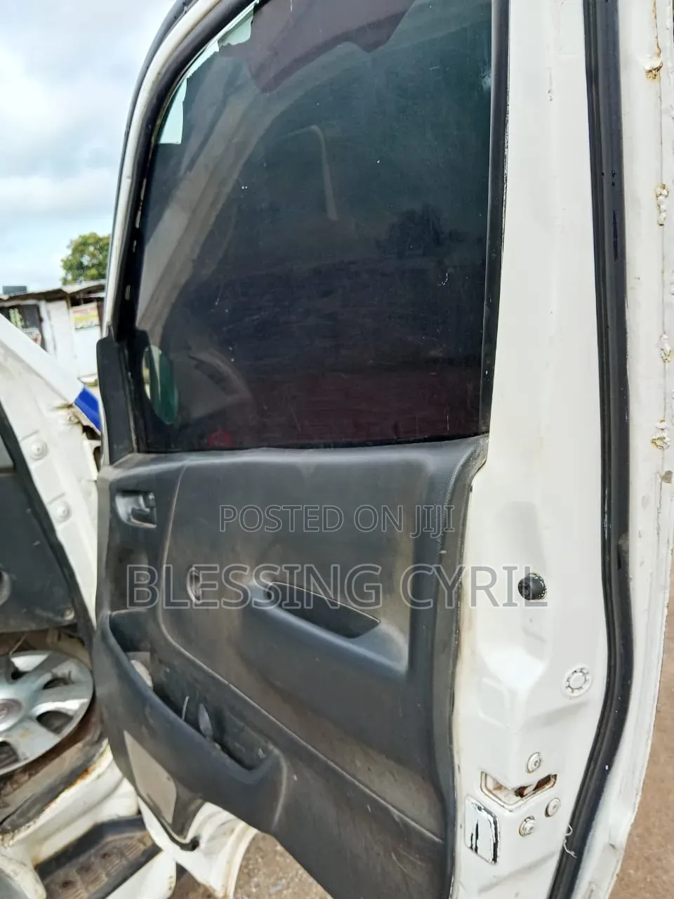 Toyota HiAce 2013 White
