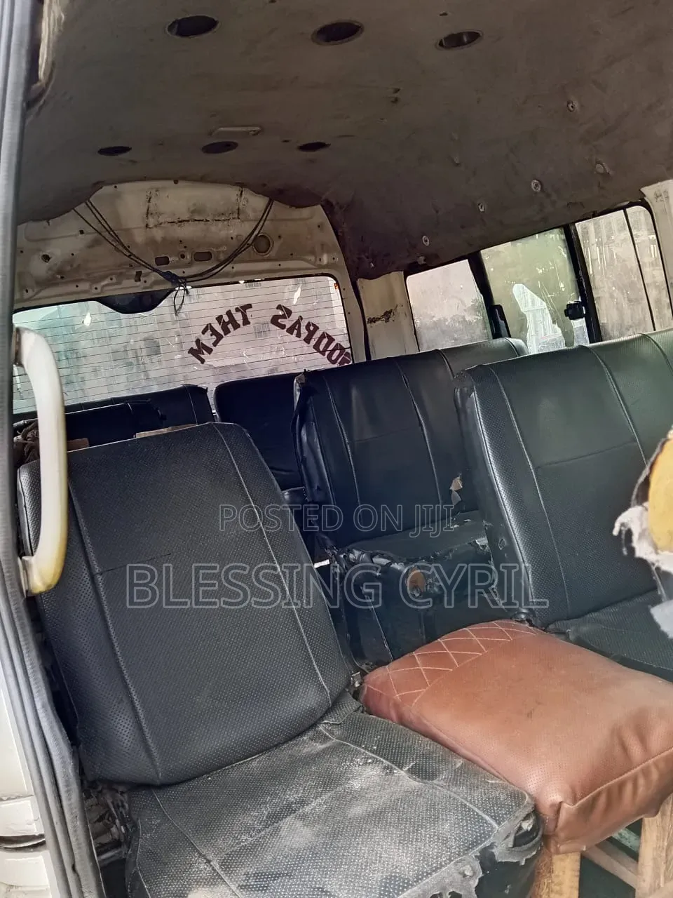Toyota HiAce 2013 White