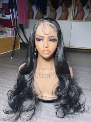 Full Frontal Fitura Wig