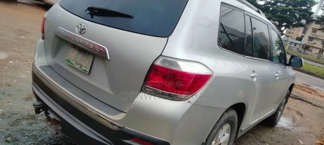 Toyota Highlander 2012 Silver