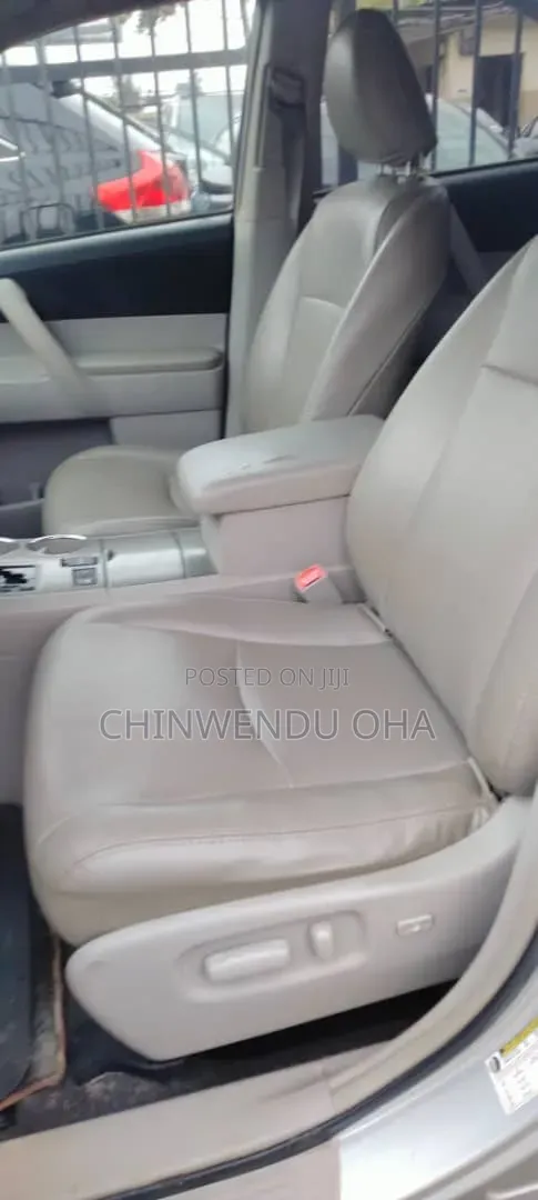Toyota Highlander 2012 Silver