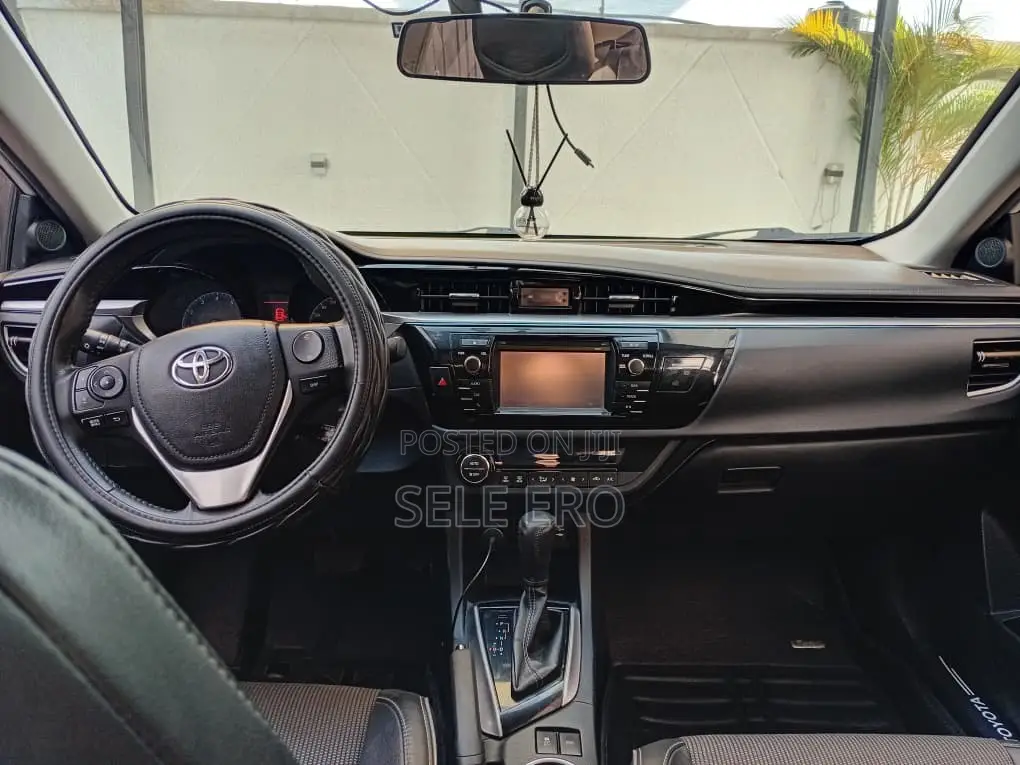 Toyota Corolla 2016 White
