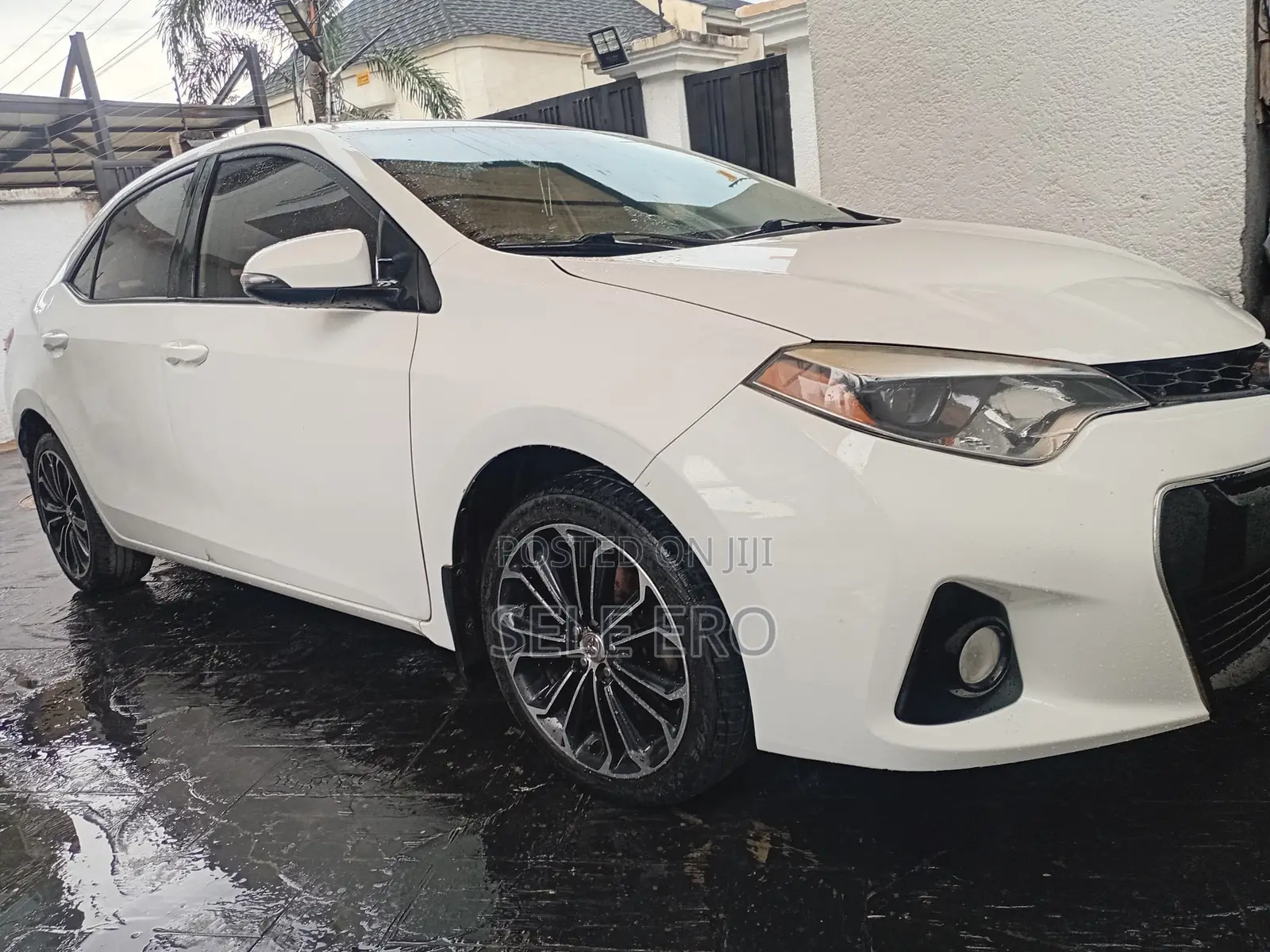 Toyota Corolla 2016 White