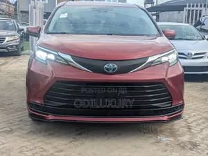 Toyota Sienna LE 8-Passenger 2021 Burgundy