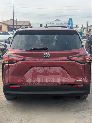 Toyota Sienna LE 8-Passenger 2021 Burgundy
