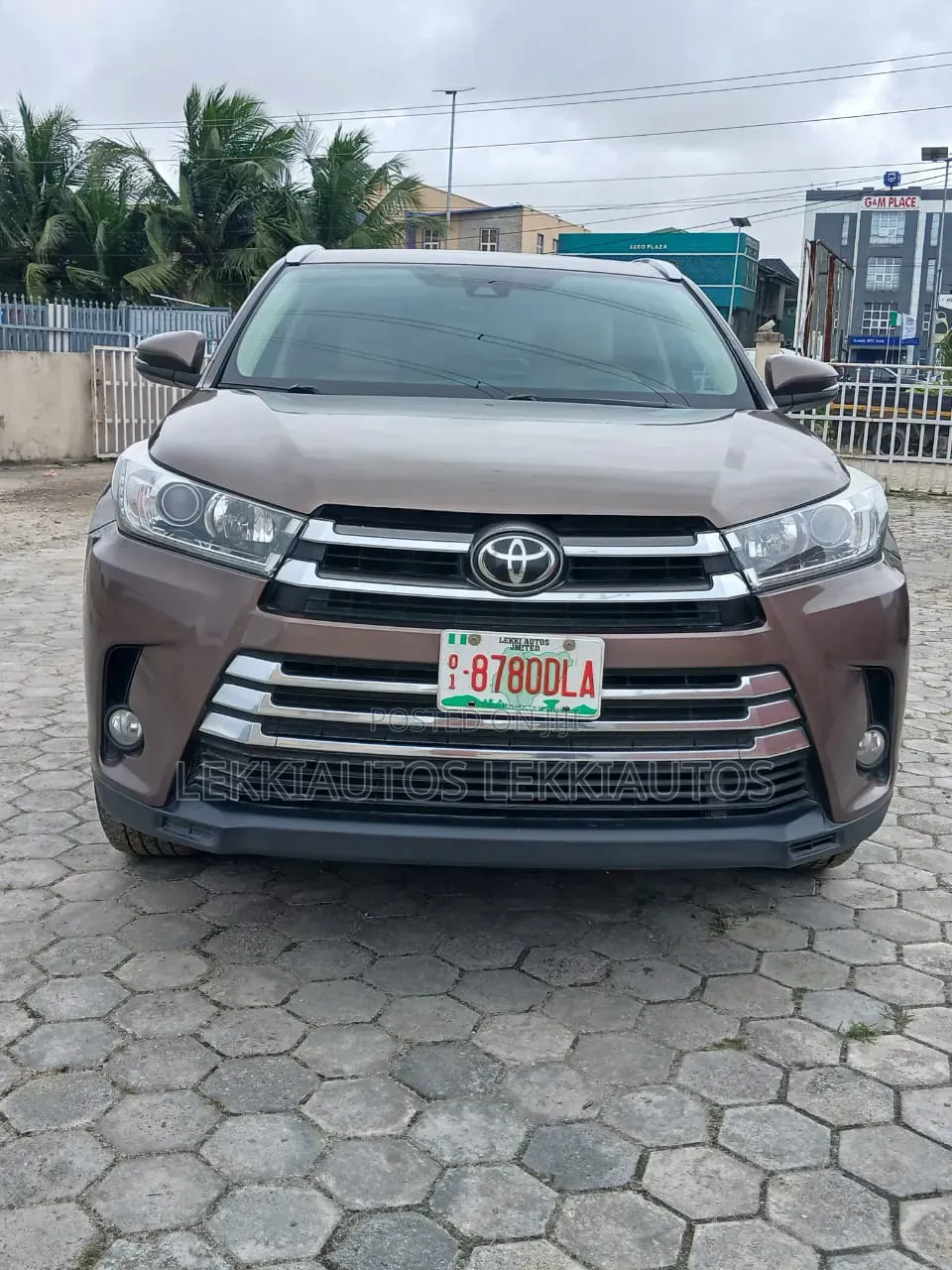 Toyota Highlander XLE 2019 Brown