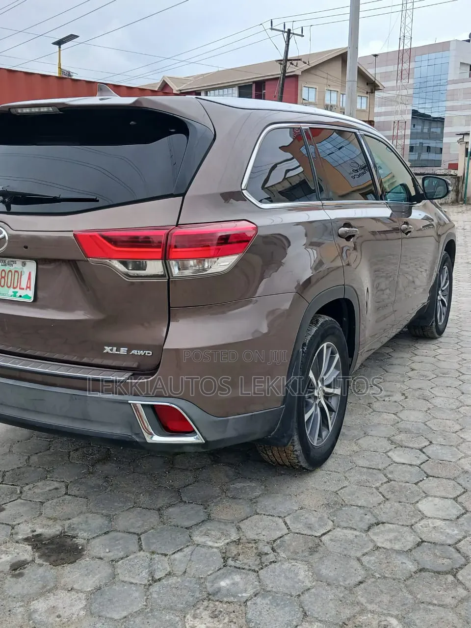 Toyota Highlander XLE 2019 Brown