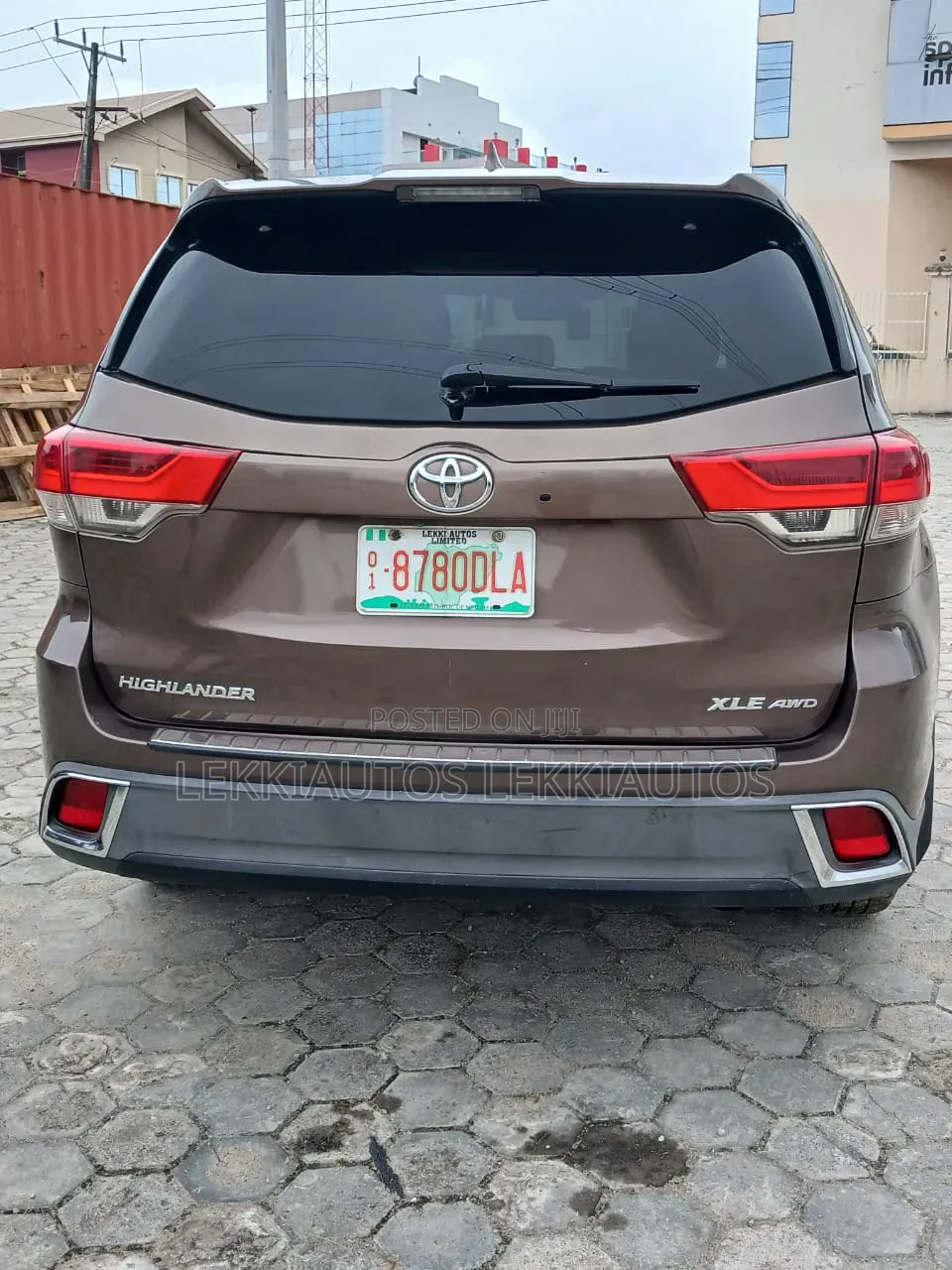 Toyota Highlander XLE 2019 Brown