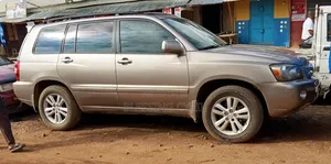 Toyota Highlander 2005 Gold