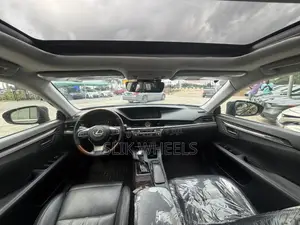 Lexus ES 2018 Blue