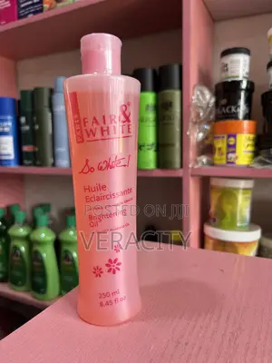 Fair White Brightening Oil With Sweet Almond Oil – 250ml