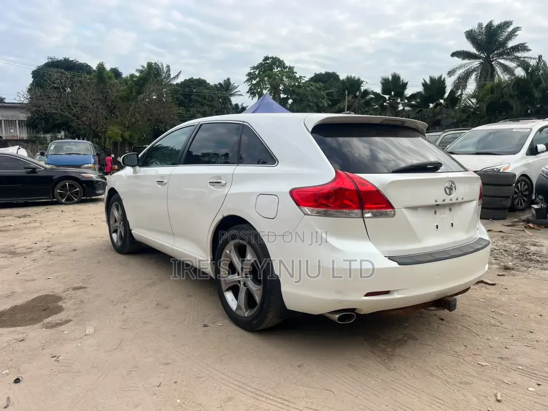 Toyota Venza 2010 White