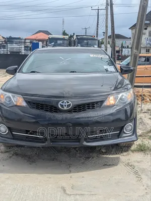 Toyota Camry SE 4dr Sedan (2.5L 4cyl 6A) 2013 Black