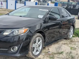 Toyota Camry SE 4dr Sedan (2.5L 4cyl 6A) 2013 Black