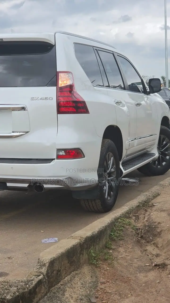 Lexus GX 460 Base 2017 White