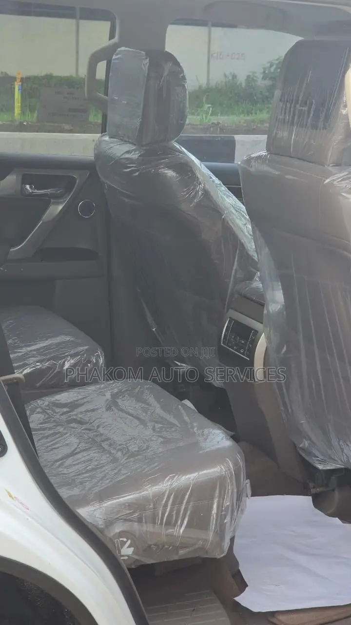 Lexus GX 460 Base 2017 White