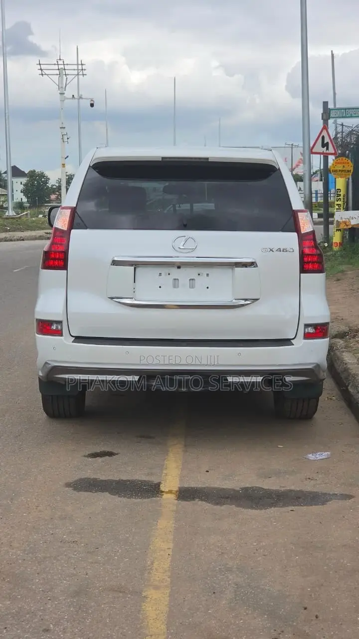 Lexus GX 460 Base 2017 White