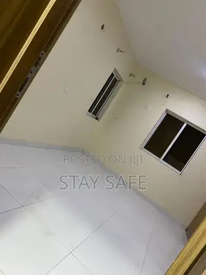 1bdrm Shared Apartment in Grand Court Estate, Lekki Phase 2 for rent