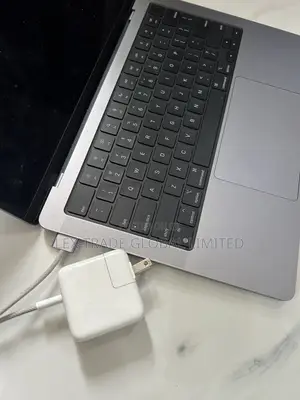 Laptop Apple MacBook Pro 2023 M3 Pro 8GB Apple M3 Pro SSD 512GB