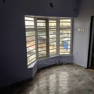 1bdrm Room & Parlour in Chevron for rent