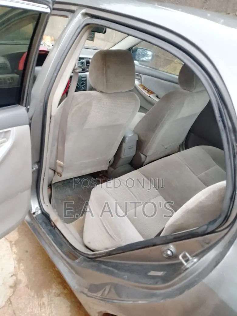 Toyota Corolla 2006 Gray