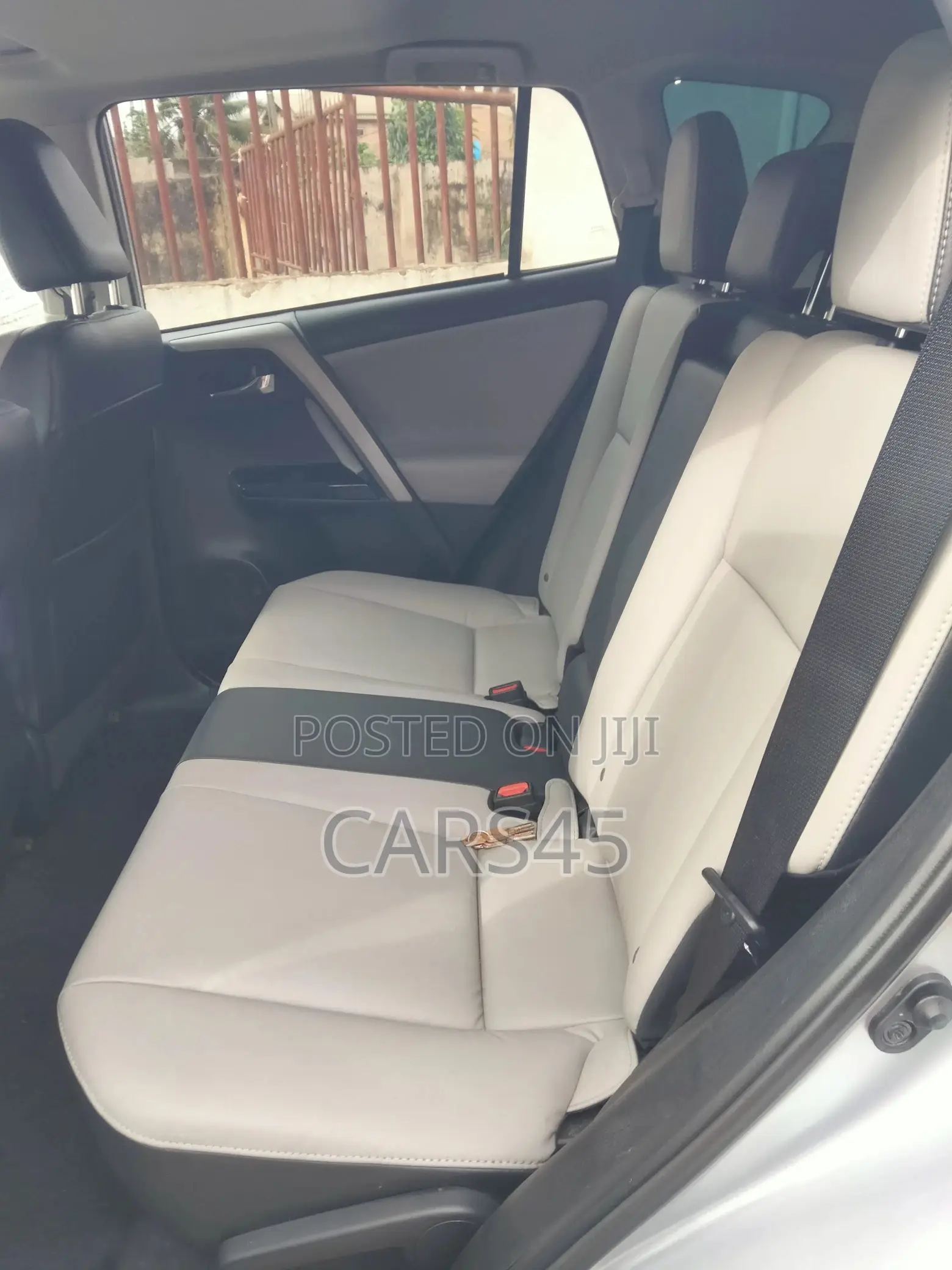 Toyota RAV4 2016 Silver