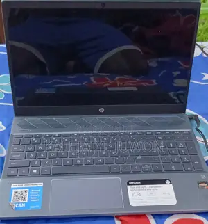 Laptop HP Pavilion 15 8GB AMD Ryzen 5 SSHD+SSD 1T