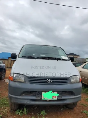 Toyota HiAce 2010