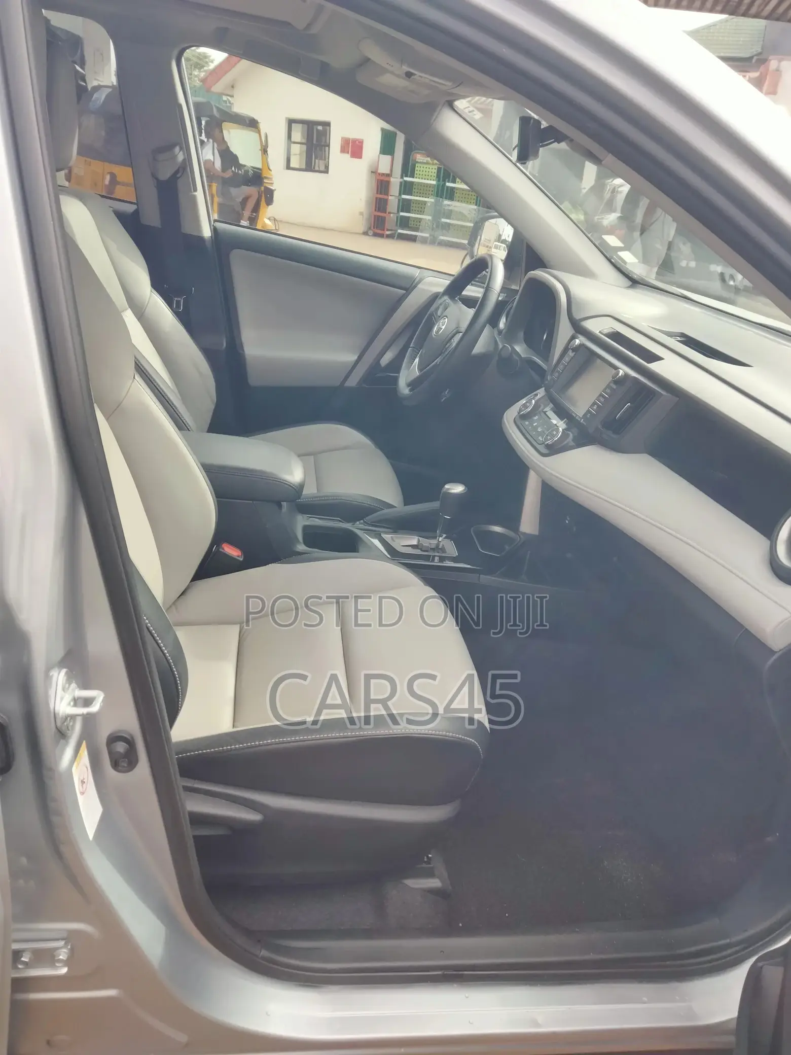 Toyota RAV4 2016 Silver